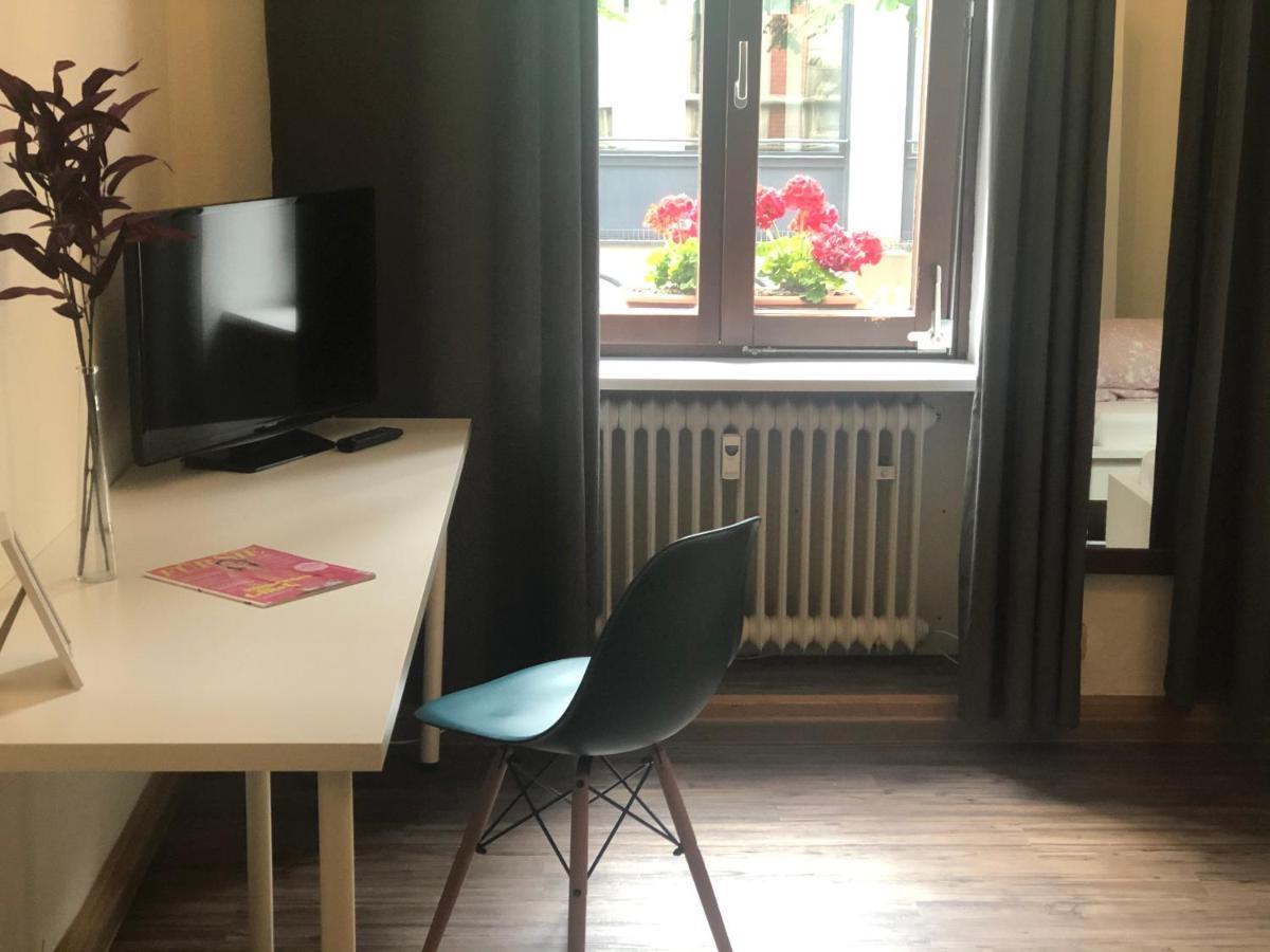 Pension Stadtmitte Garni Karlsruhe Buitenkant foto